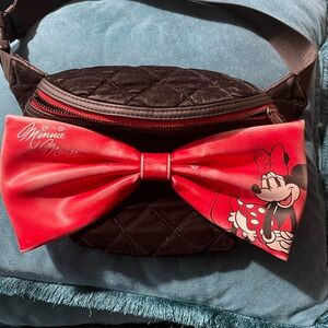 Loungefly MINNIE MOUSE Black Quilted Crossbody Bag with Red Minnie Bow